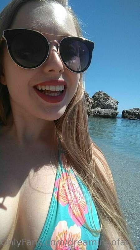 Titty Tuesday 🍒