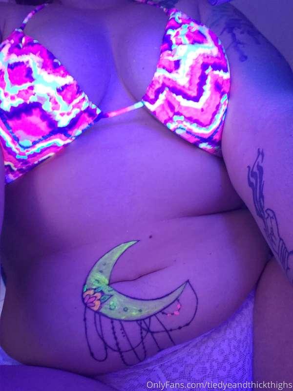 Glow paintsssss