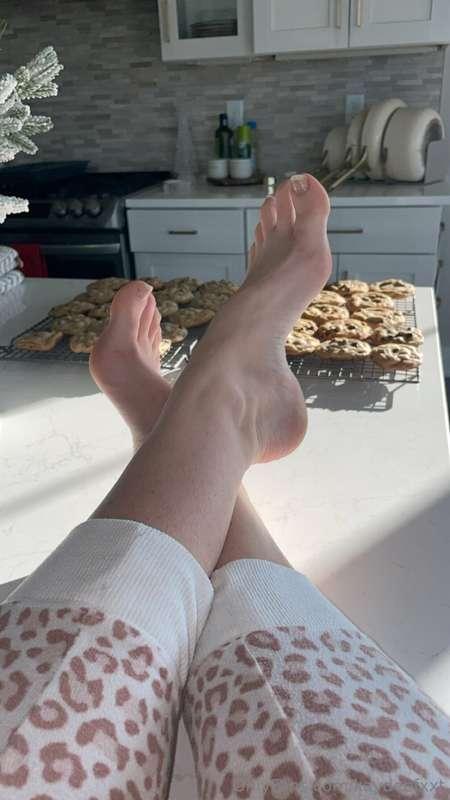 Serving all the yummy smells & sweet treats in KayDee’s Kitc..