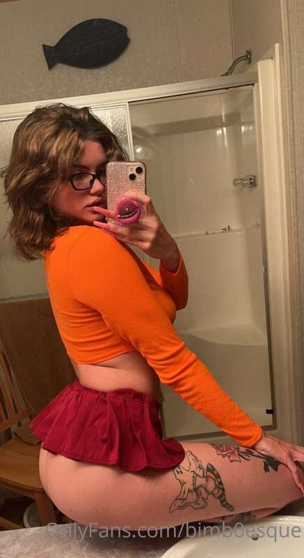 Jinkies! Who wants to see a full set in this? Leave a tip!