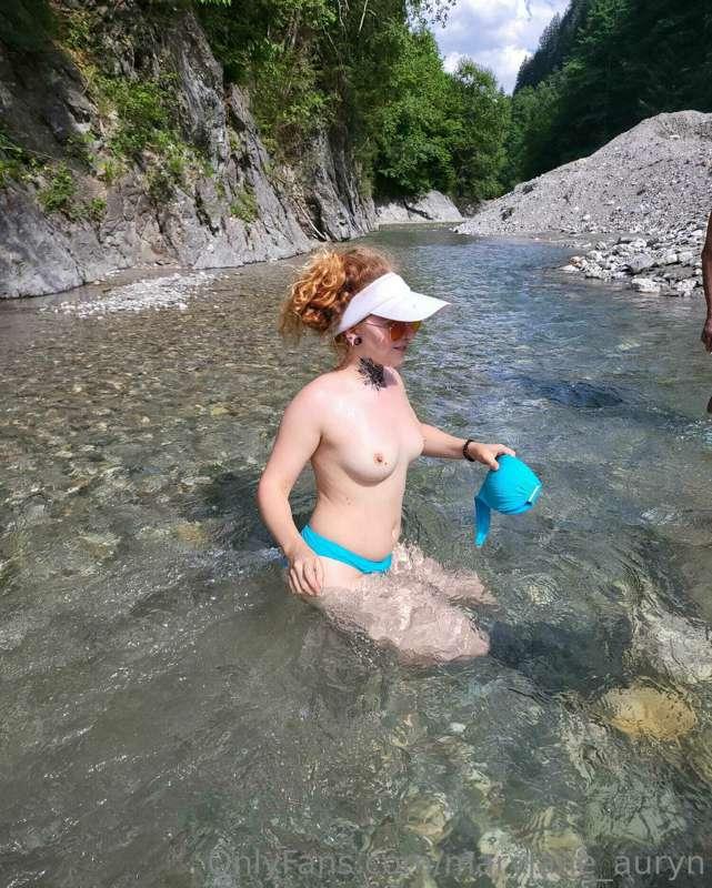 Few pics  with tits ❤️‍🔥❤️‍🔥❤️‍🔥 How do you like them? 
Enjo..