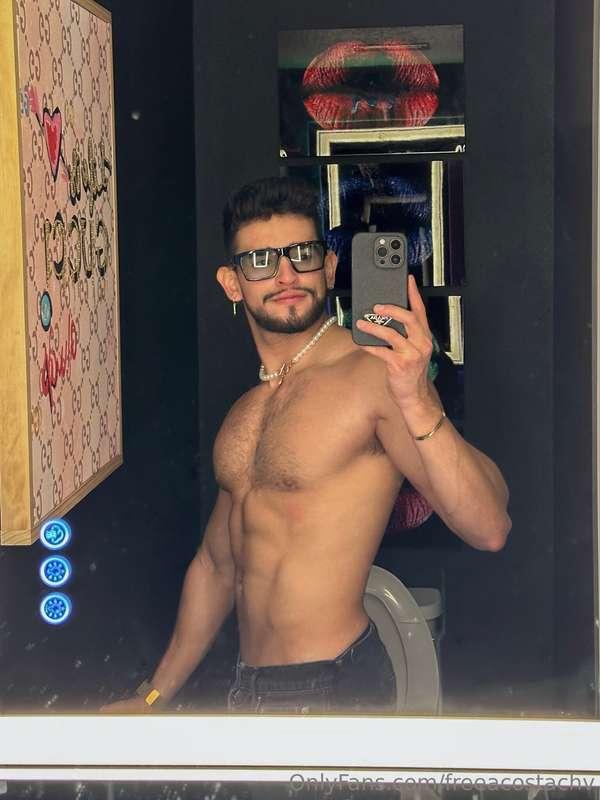 A little Sunday distraction…😘