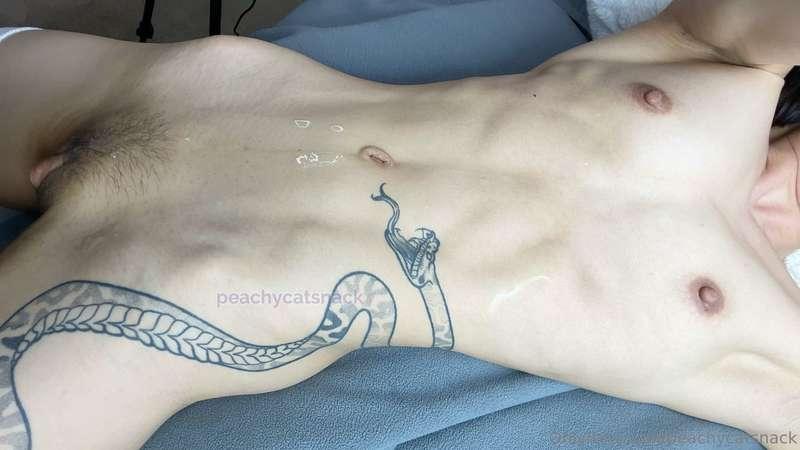 peachycatsnack image #0