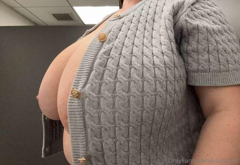 Did you like this button down for work? 👀