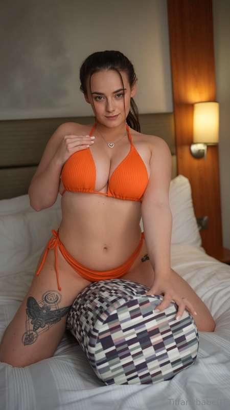 Let me see your pretty cock😏