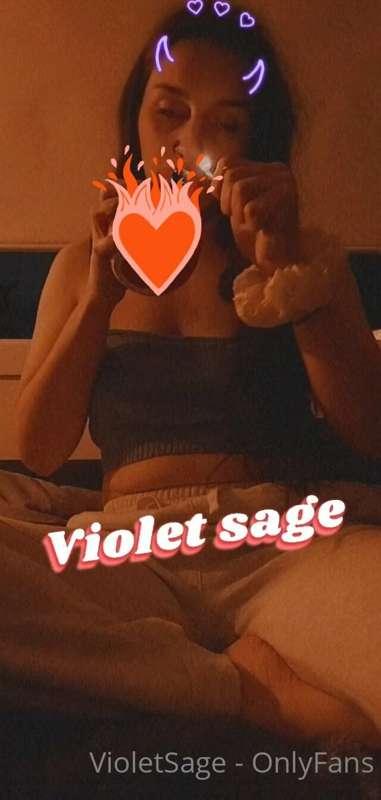 Who wants to see the rest of this video? Includes tits out s..