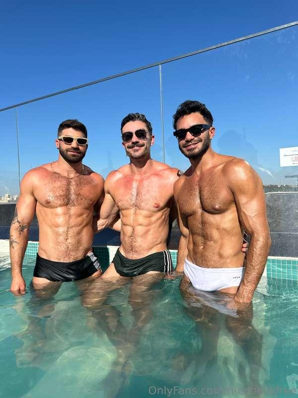 This thresoome in Madrid was soo hot 🥵 The couple blew my mi..