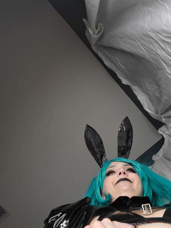 Excited to share this new set with you all!! 🖤🐰

Ft. Me unpr..