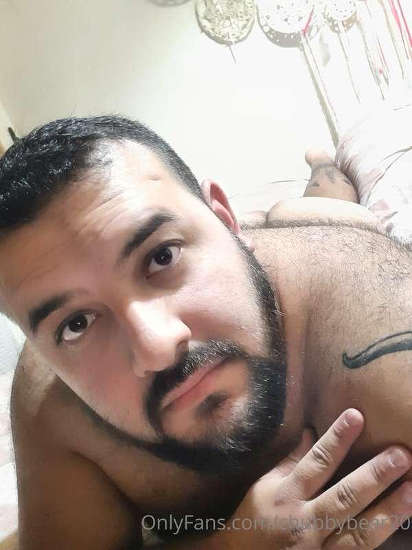 Who wants to massage my buttocks 😏🔥 let me have a tip if you..