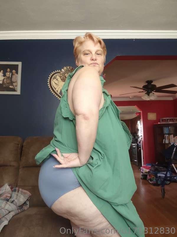 Do you want to help me take off my panties?