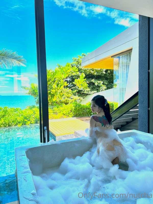 อยากให้ทำคลิปแนวไหนคะพี่ๆ ?
ลองแนะนำเอิร์นมานะจะมาทำให้ ขายถ..
