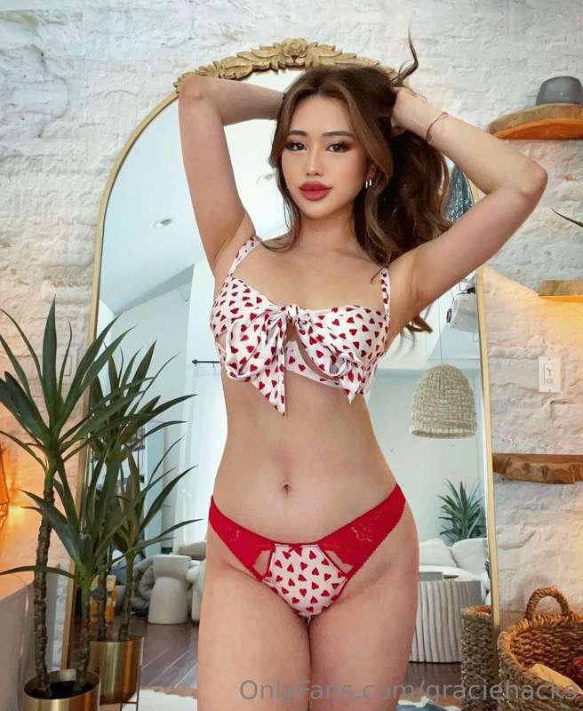 I know I’m trouble but you love that, don’t you? 😈💋 Come pro..