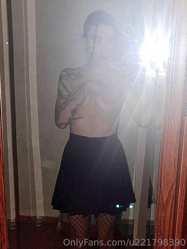 Hello 💋 I'm having a crazy day today

First I was at the dan..