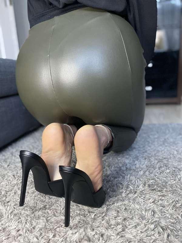 pretty_feet_39 image #0