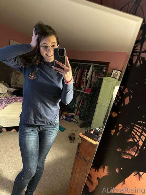 Sparkly hollister jeans & a sparkly Avery smile 😸