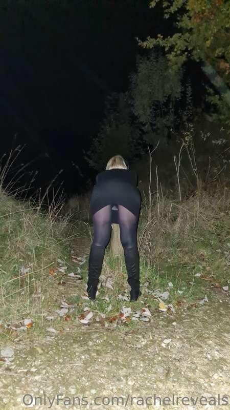 bit of late night dogging!
