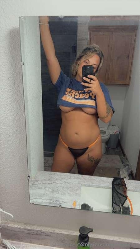 @bookerc  Check out this BOMBSHELL sassy blonde.