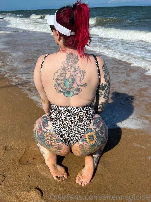 Sandy toes & buns 🌊