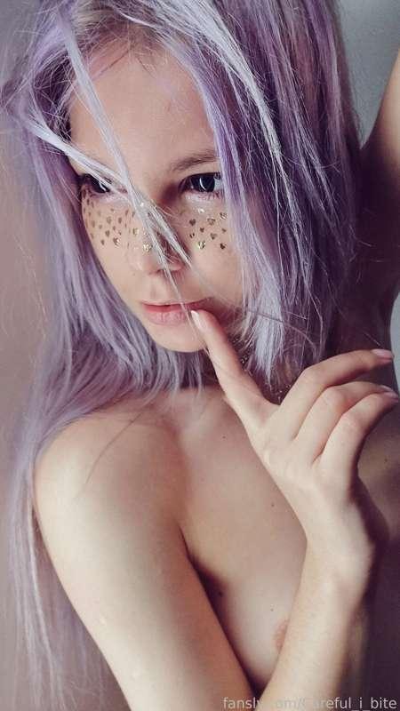 Good morning!☀
There are two girls waiting for you who want to play.. 😜😜