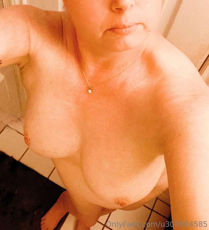 Happy Easter 💕
…pretend I’m wearing bunny ears 🐣