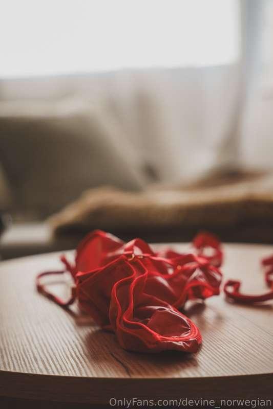 Want to see the pictures from this photoshoot? 😏 go to my vi..