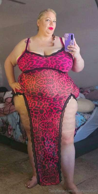 Feeling pretty in pink 💗  Thanks to my subscriber for shoppi..