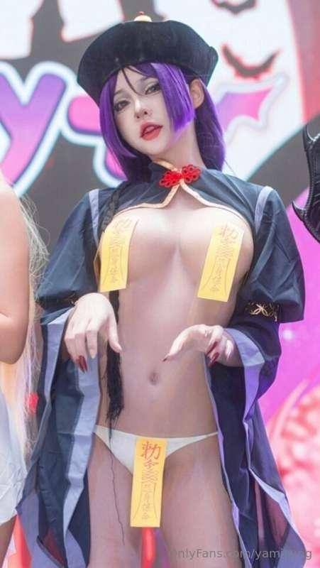 Hi ~~ I just went to Cosplay Plus Halloween  Do you want to ..