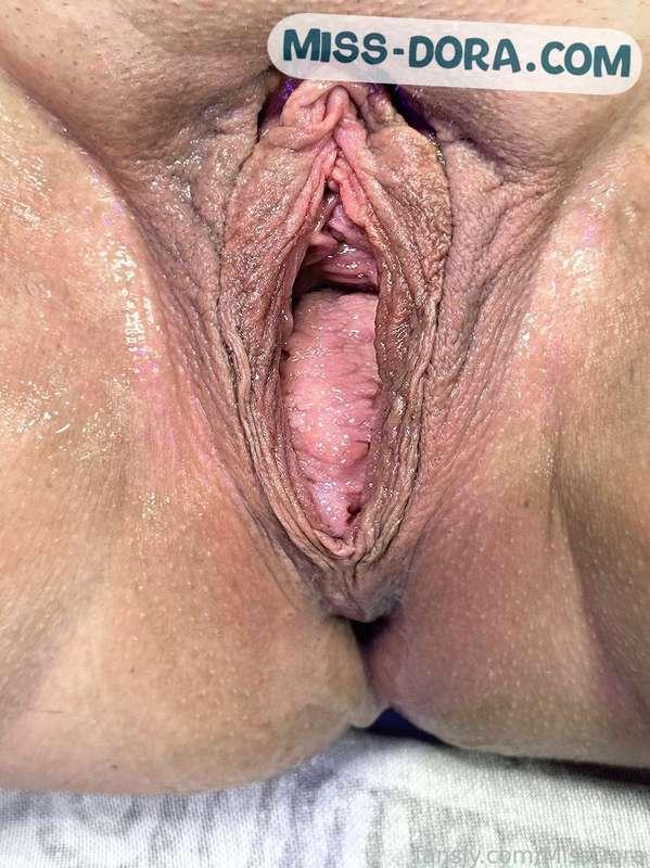 Flaunting of my perma gape after wrecking my hole on 5" thick dildo's in the past year. I can't believe i once was tight like hell and now it's like a sausage in a hallway bucket pussy. Which one would you prefer? And what you would do to me!  Let me know in the comments! 

#FYP #tcj #loosepussy #wrecked #gape #gaping #Chubby #Stretching #chubby #sizequeen 
#BigToys #hugedildo #milf 