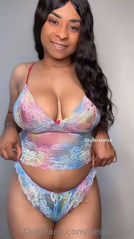 @skylarstarxx has the most AMAZING tits 🤩 and the TIGHTEST p..