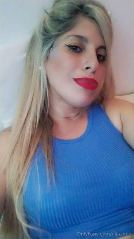 Do you like blue???💕or me?