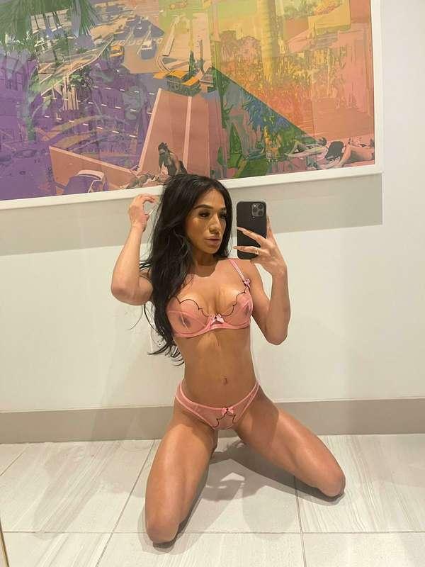 Would you let me dig out your holes?😏💦💦