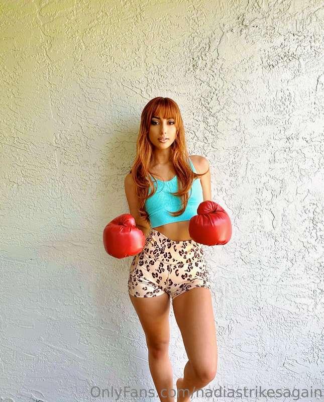 Step in a cage with me? 😆 🥊