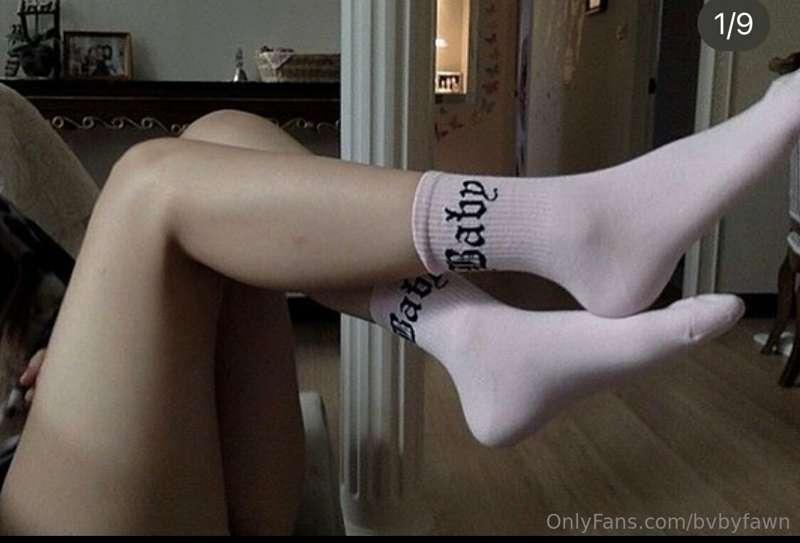 someone asked me if they could c*m on my legs 😳 

like no, u..