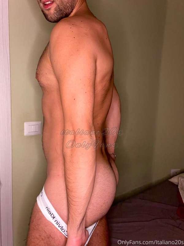 🇮🇹 Stasera ti porto una torta 😈 🍑 • 🇬🇧 I’m bringing some cak..