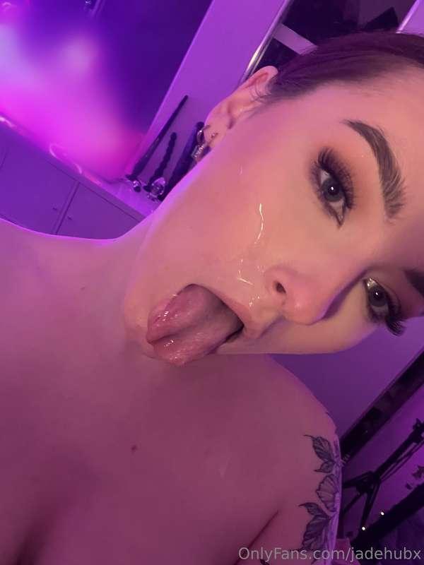 Prettier when I’m covered in cum 💦😈