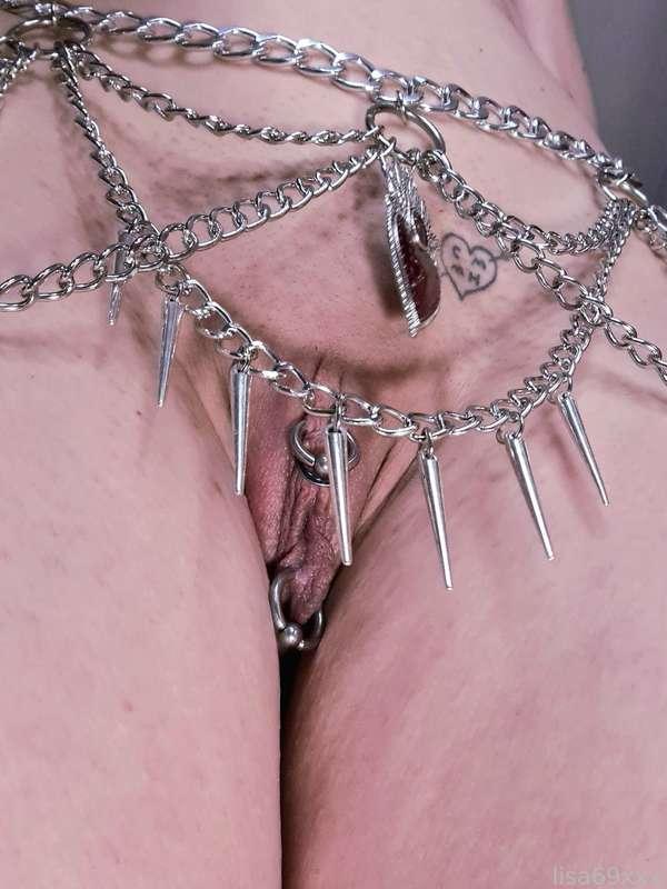 Would you like to feel these chains up against while your fucking me ? ⛓️🔥

#bellychain #chain #nipples #pussy #arse #skinny #plug 