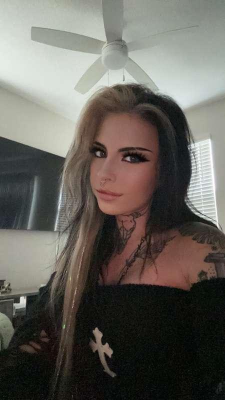 Need something to sit on tnn <3