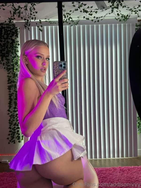 come lift my skirt up 👀 i dare u