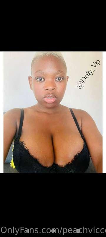 Black African babes are the absolute best. My friend @dollyd..