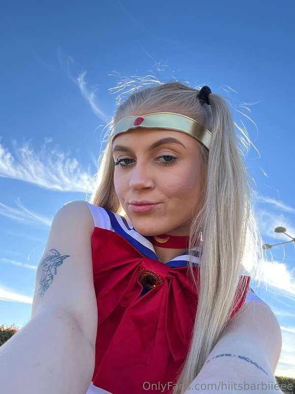 who enjoys cosplay?? I really want to throw in some more cos..