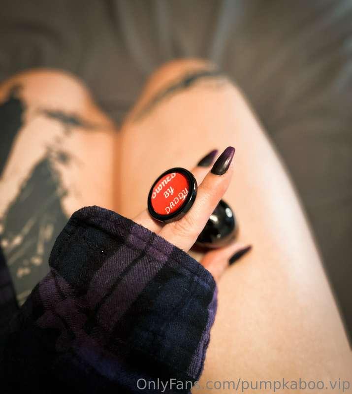 Wanna see me insert this into my ass? 😏