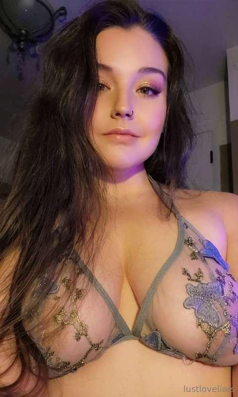 I do love sheer lingerie😍
But then I got distracted by the g..