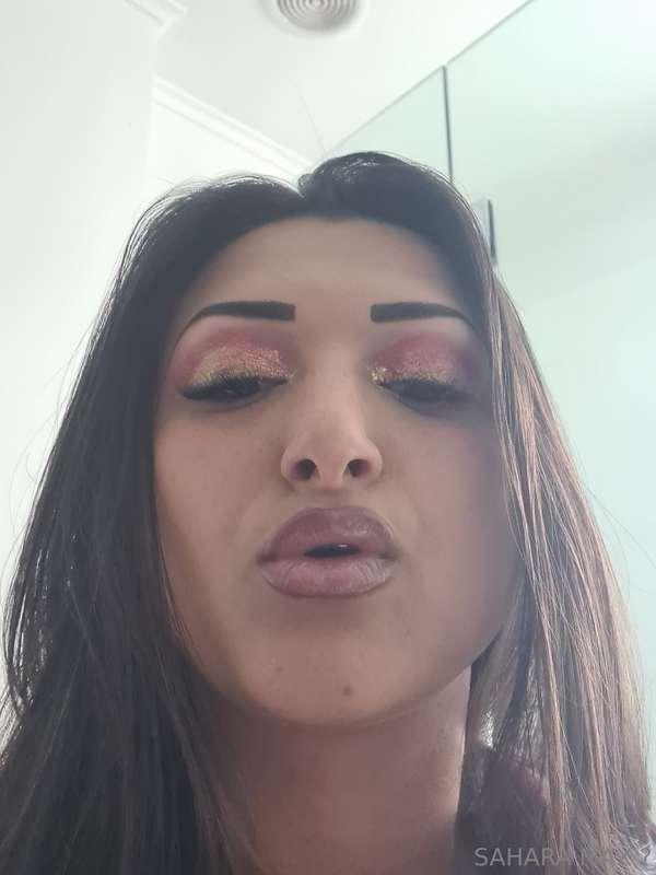 Would you stick your dick in it?P.s scroll left & left 😉