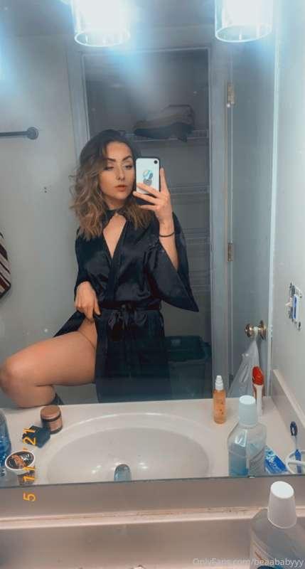 Baby I’m the reason why hell’s so hot 😈 DM if you like strip..