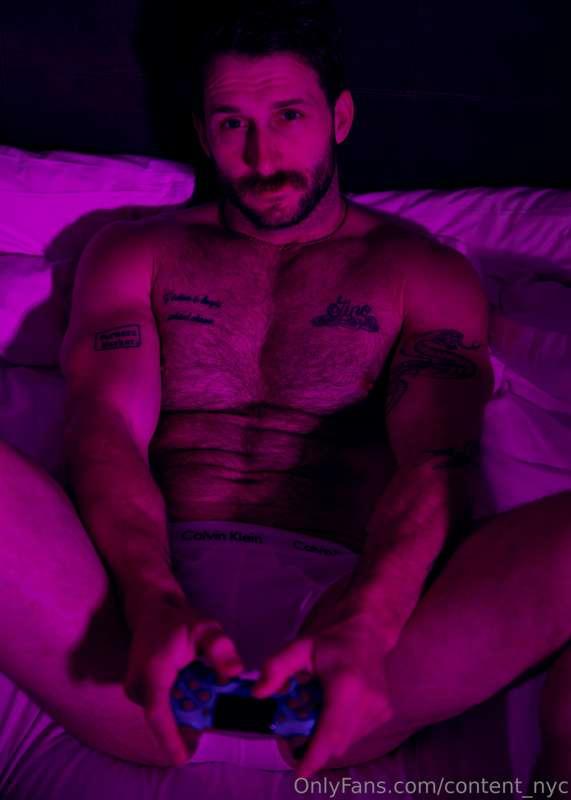 📖📚 or 👾🎮??? @nicholasryder69 by me