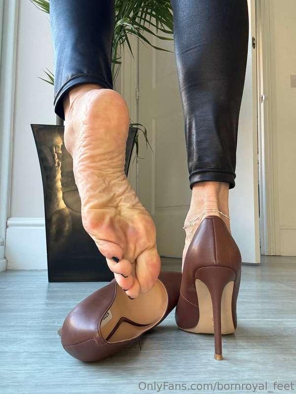 bornroyal_feet image #2