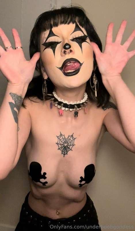Happy Halloween! 🎃  If you need a last minute costume you ca..