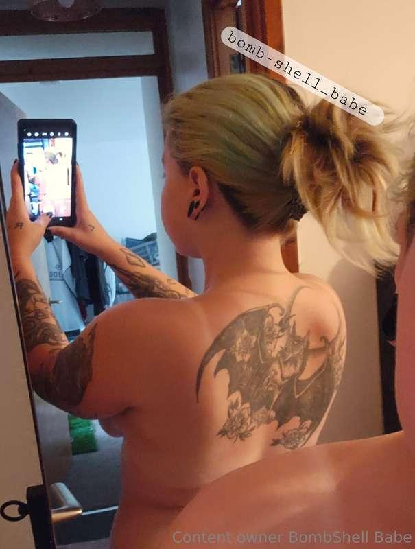 I hate tan lines but jeez you should see the front 🤣🤭