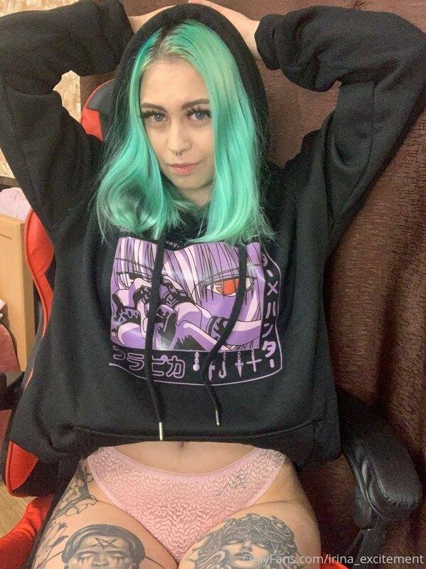 I'm in the mood to play with my pussy as always