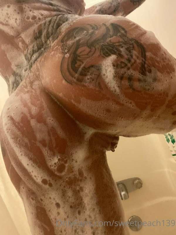 Shower time is the best time 🥰
All cleaned up and ready to r..